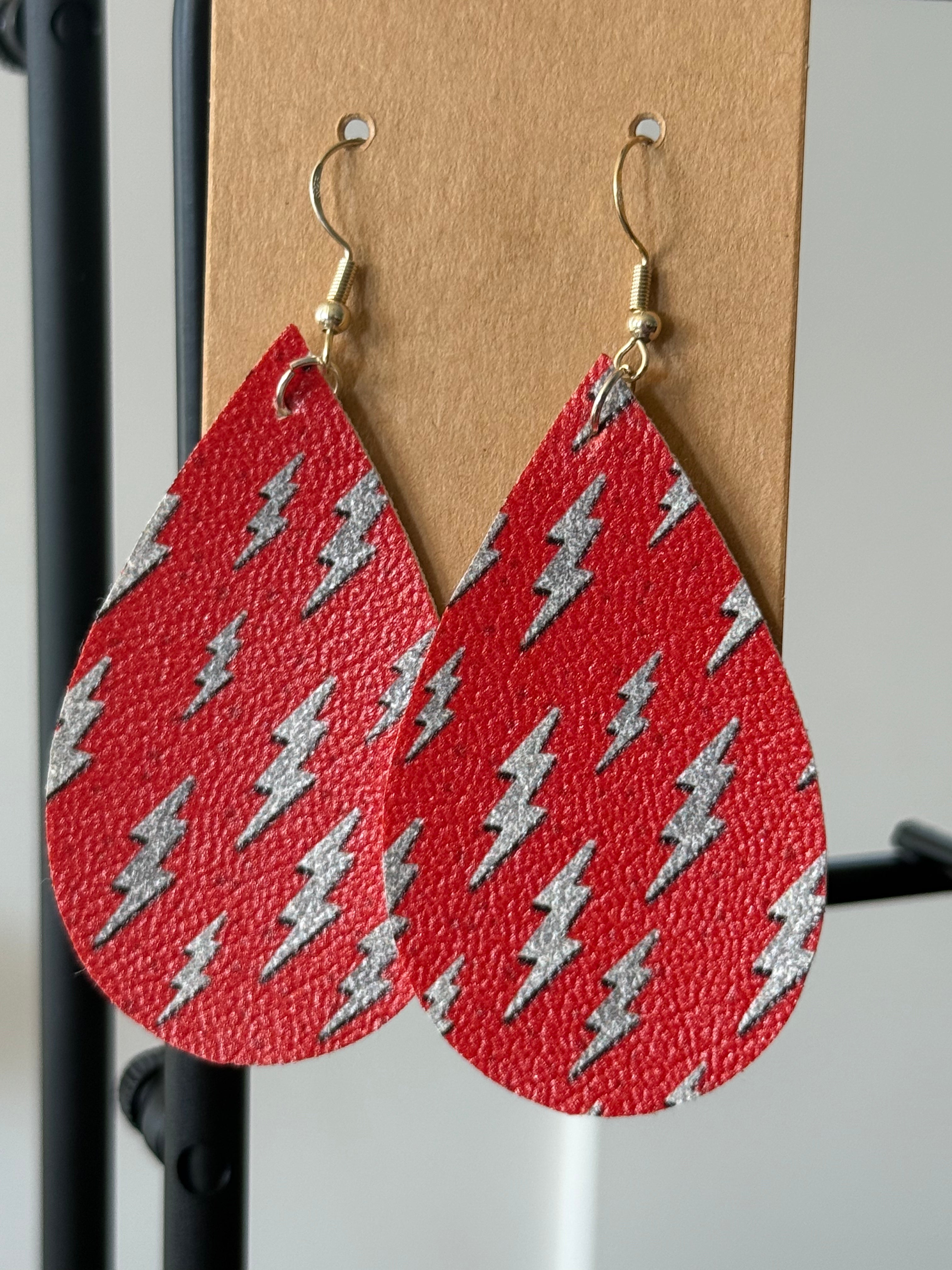 Large pattern earrings