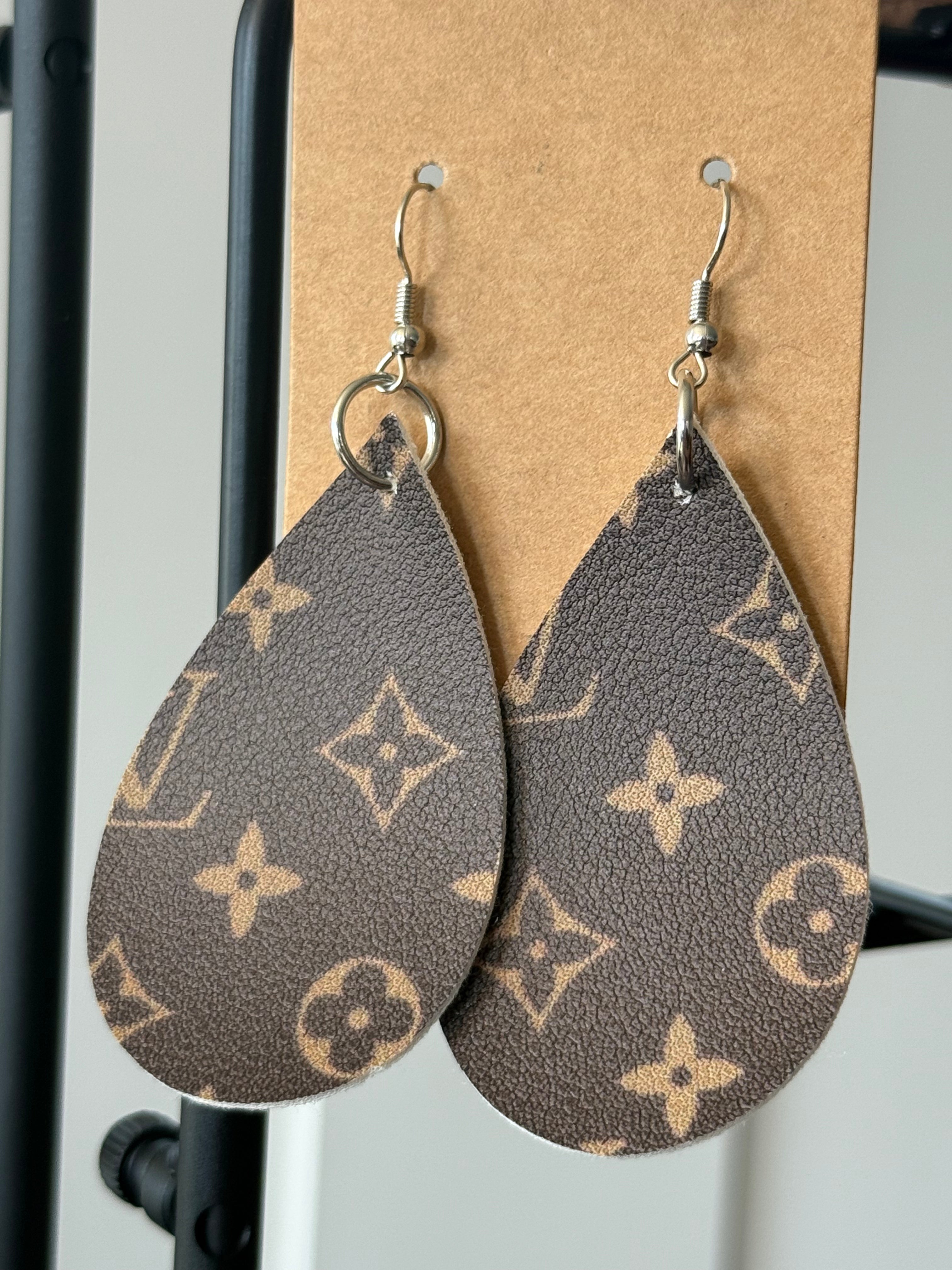 Large pattern earrings