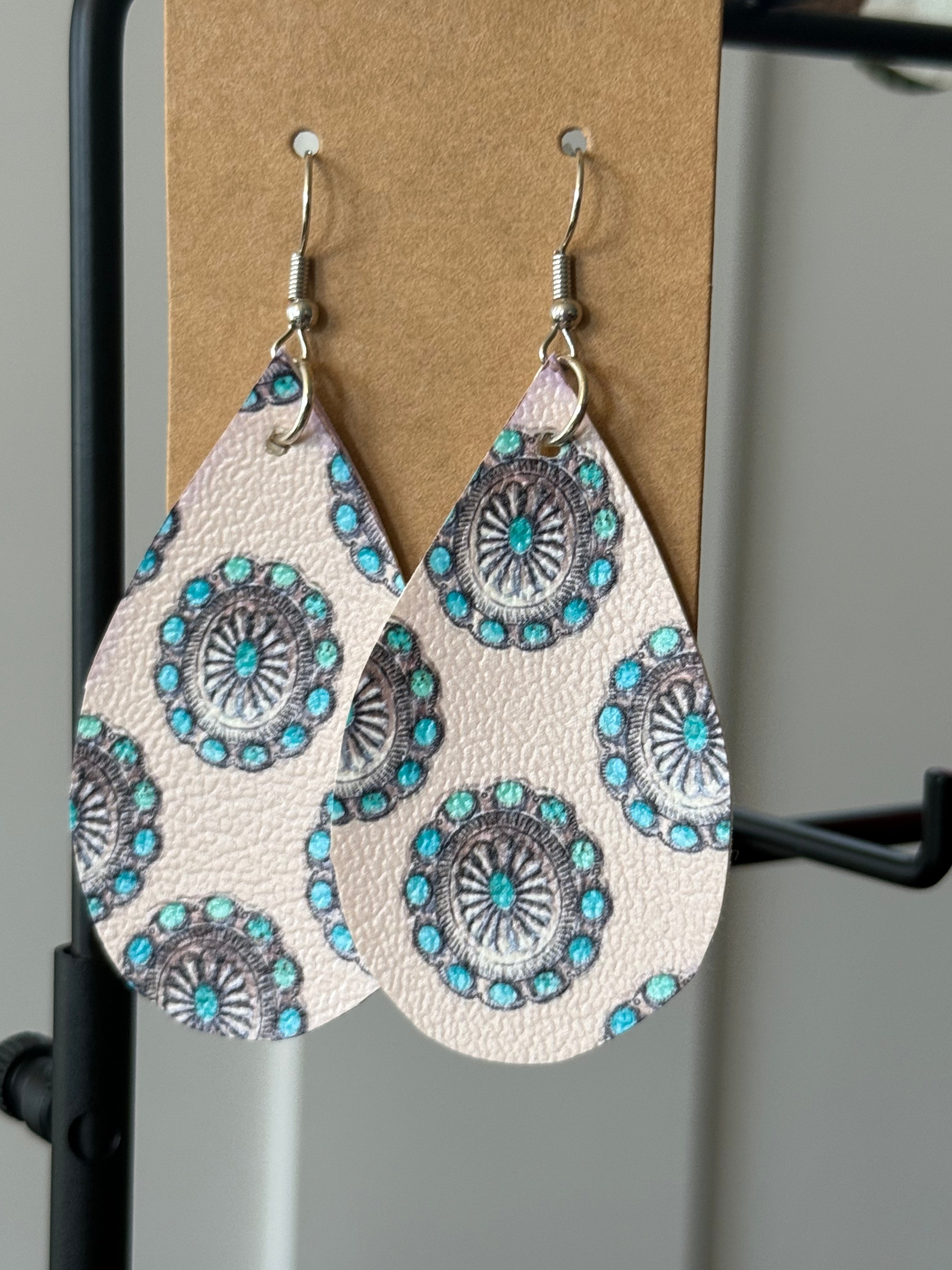 Large pattern earrings