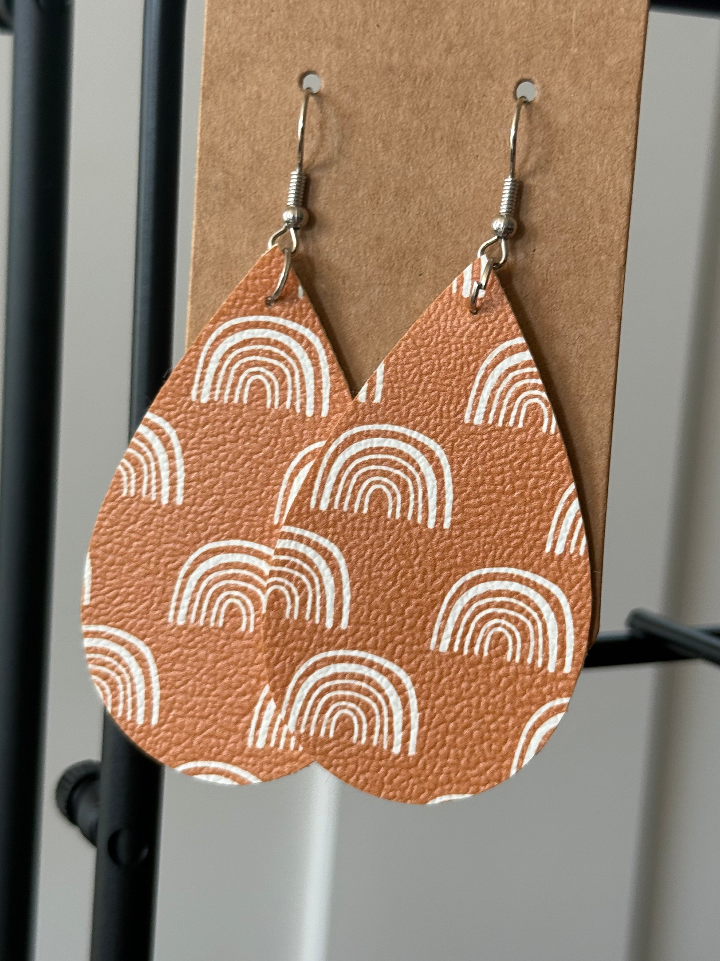 Large pattern earrings