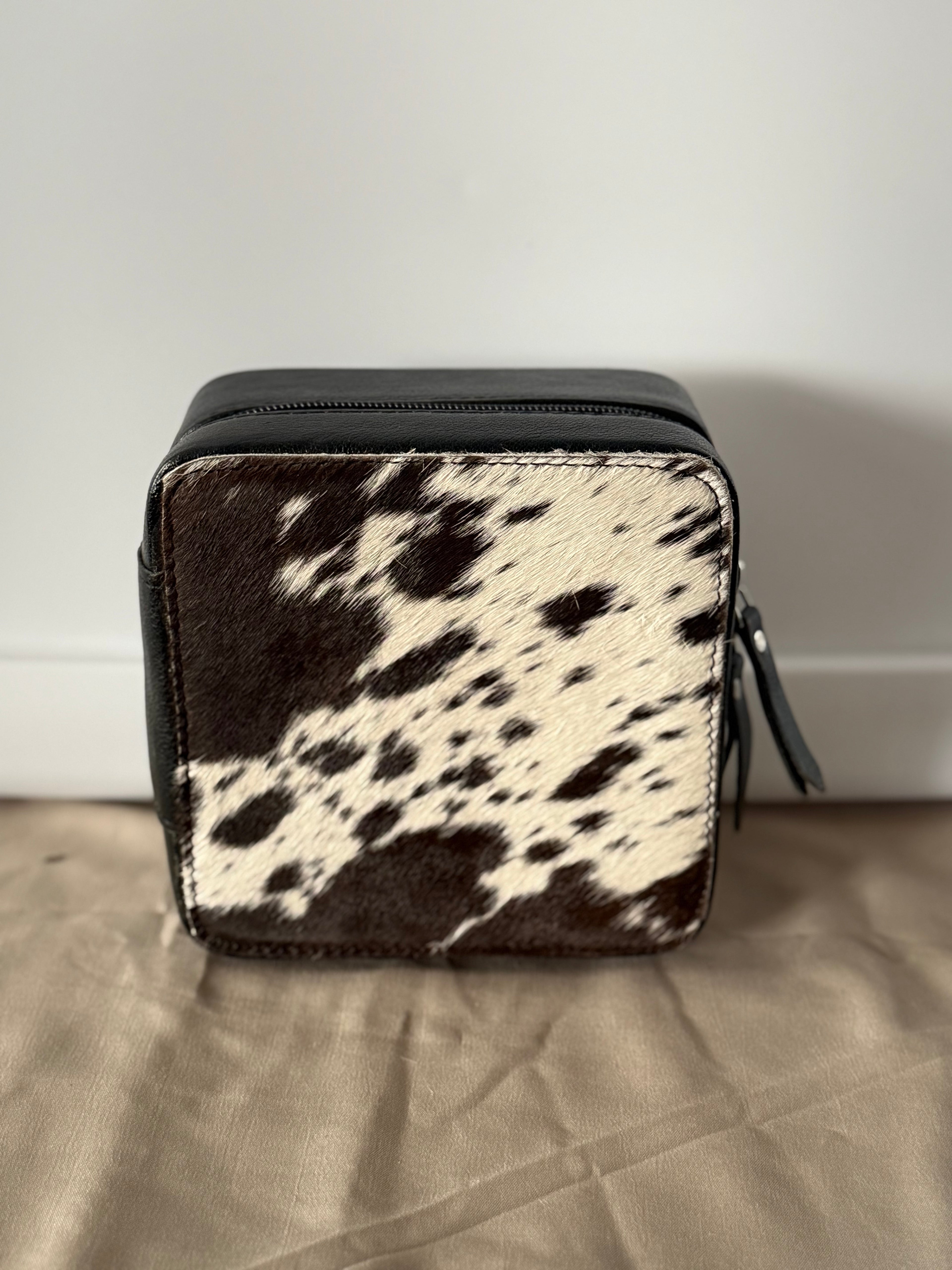 Small cowhide jewelry travel box